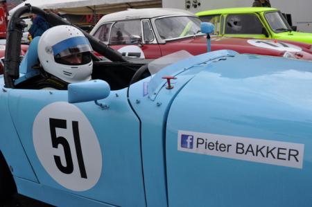 Pieter Bakker en attente sur la pre-grille.