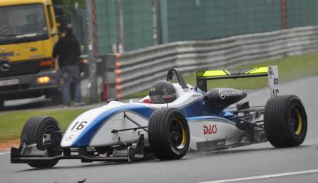 Une des deux Dallara - Mercedes 307, modele plus recent de cette categorie (2009!).