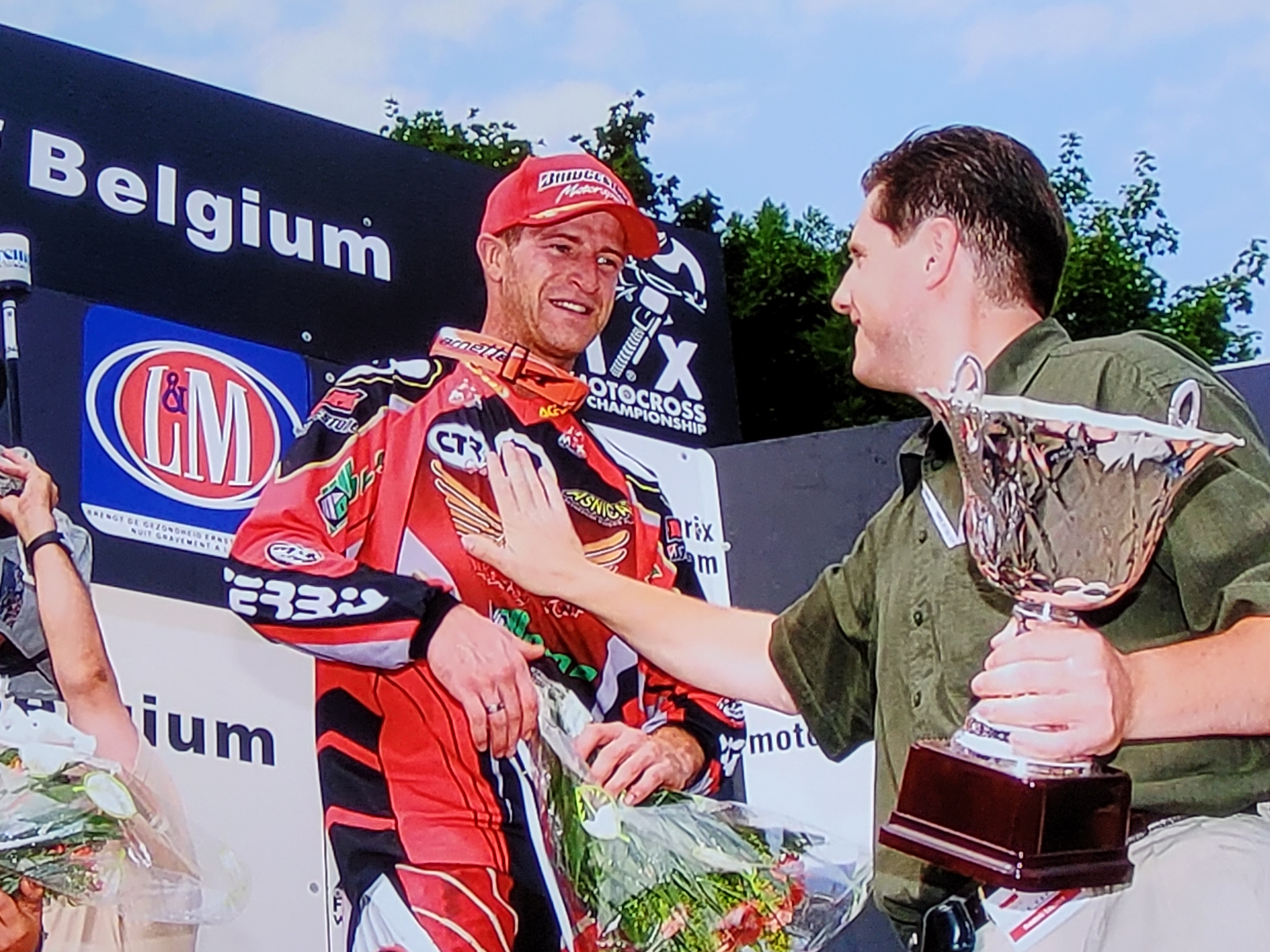 Cette image a un attribut alt vide ; le nom du fichier est moto_11_photo_feicitations.jpg