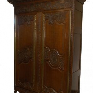 armoire de mariage en chene (Normandie, milieu 19eme siecle)