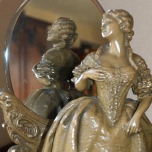 statue et miroir