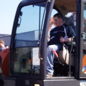  L'Athénée Royal de Vielsalm en voyage à Frameries pour la visite de l'usine Doosan
