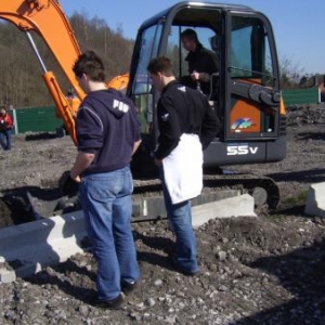  L'Athénée Royal de Vielsalm en voyage à Frameries pour la visite de l'usine Doosan