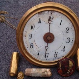 LE GARDE-TEMPS  ,  RESTAURATION  REPARATION  d'horloges et de pendules anciennes a BASTOGNE jolie ville de BELGIQUE 