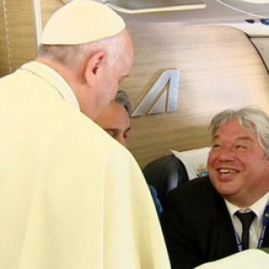 Christophe Giltay dans l'avion papal.