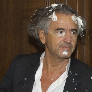 Bernard-Henri Levy, victime d'entratrage.