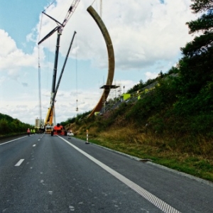 L’Arc Majeur : quand l’art défie la technologie (autoroute E411/A4, Km 99)