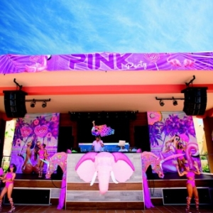 Le Riu Santa Fe présente son nouveau concept de divertissement pour tous avec les Riu Pool Party et le Splash Water World Le Riu Santa Fe présente son nouveau concept de divertissement pour tous avec les Riu Pool Party et le Splash Water World