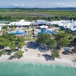 Le ClubHotel Riu Negril en Jamaïque rouvre ses portes après rénovation complète