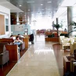 Pour attendre un vol international à l’aéroport de Madrid, rien de mieux que le salon Velázquez dans le Terminal 4 de l'aéroport