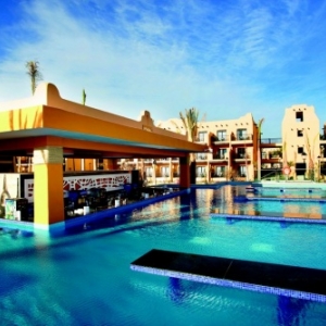 Le Riu Santa Fe présente son nouveau concept de divertissement pour tous avec les Riu Pool Party et le Splash Water World Le Riu Santa Fe présente son nouveau concept de divertissement pour tous avec les Riu Pool Party et le Splash Water World