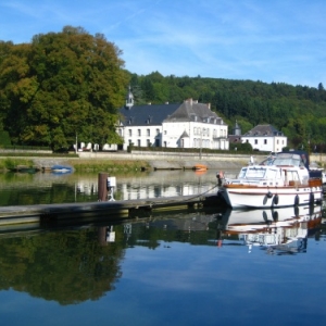 Hastière: découvrez les bords de Meuse à vélo ou à pied Hastière: découvrez les bords de Meuse à vélo ou à pied