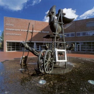 cobra museum gebouw