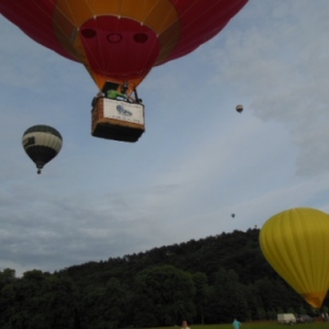 envol en montgolfiere a han sur lesse