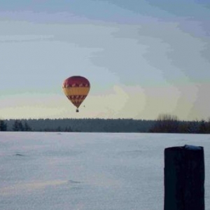 Saint-Valentin magique: vol en montgolfière dans la neige