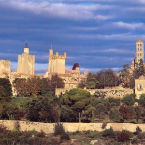6. Uzes 6. Uzes