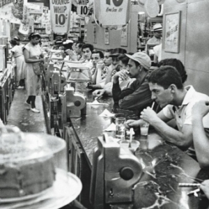 "Drug Store"/Detroit (c) Robert Frank/"MacGill Gallery"/"Maison Europeenne de la Photographie"