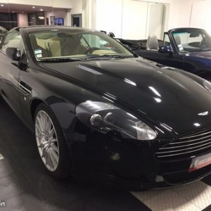 Chez (c) "Aston Martin"