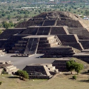 Site des pyramides meso-americaines de Teotihuacan, edifiees par les Mayas