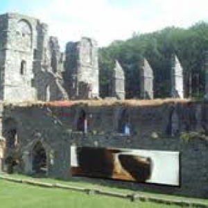 Oeuvres monumentales dans l Abbaye de Villers-la-Ville (2006) (c) Pierre Debatty