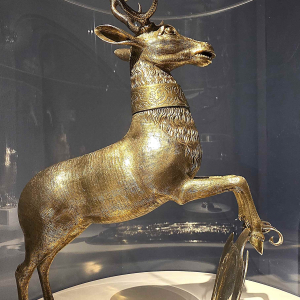 "Hanap" finement ciselé (Melchior Mair/ fin du XVIe siècle) © "Galerie Bernard De Leye" © Ph. : F. Sebo