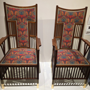 Paire de fauteuils viennois (J. M. Olbrich & F. O. Schmidt/1898) © "Florian Kolhammer" © Ph. : F. Sebo