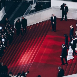 Le tapis rouge posé sur les célèbres marches du « Festival de Cannes » © Christophe Bouillon/« FDC »