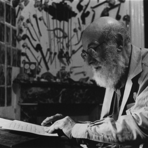 Fernand Schirren et ses collections de cartes romantiques et de pipes © Francine D’Hulst