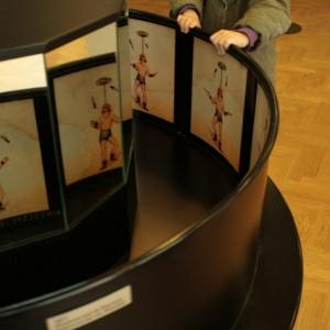 Une pièce de la collection permanente du Musée © "Cinematek"