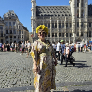L’artiste Sarah Bruford, née en … Nouvelle Zélande © Photo : Sarah Crew/ »The Bulletin »