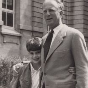 Le Prince Alexandre et son pere, le Roi Leopold III (c) Archives de la Princesse Lea