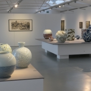 Oeuvres realisees par l artiste chinois (c) Bai Ming/"Keramis"