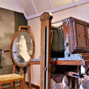 Collections permanentes : reconstitution d’un ancien studio © Joël Boulanger