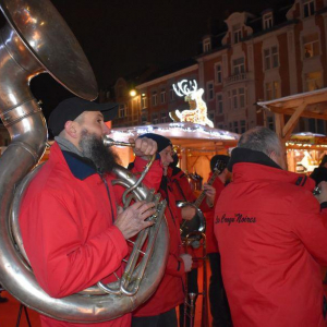 Place d’Armes, en musique jazzy, avec « Les Croq’ Noires » ⓒ Murielle Lecocq