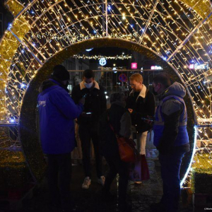 Contrôle des « CST », à l’entrée du « Marché de Noël » ⓒ Murielle Lecocq