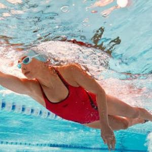 Les joies de la natation dans la superbe piscine jamboise rénovée