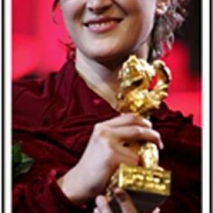 4:En 2006, l ours d or etait attribue a la Bosniaque Jasmila Zbanic pour son film Grbavica