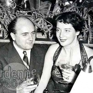 La Belle Yvette aux Folies Bergere de Paris en 1945