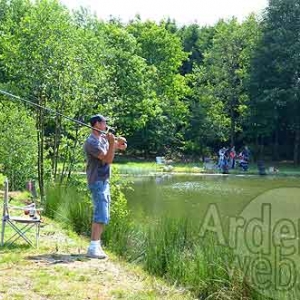 peche en famille sur etang-5150