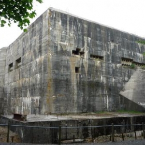 Eperlecques : Blockhaus de 90000 tonnes de beton classe " Monument historique " Eperlecques : Blockhaus de 90000 tonnes de beton classe " Monument historique "