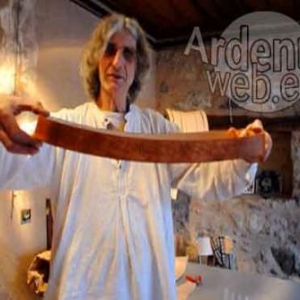 Gaston Sonck travaille le cuir en Alsace
