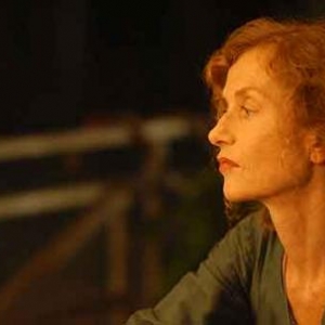 02=Isabelle Huppert porte le film sur ses epaules