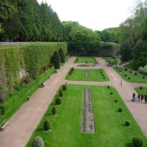St Omer : le magnifique jardin public qui a ete amenage a la fin du 19eme siecle dans la seule partie des remparts conserves a cet effet lors de leur demantelement St Omer : le magnifique jardin public qui a ete amenage a la fin du 19eme siecle dans la seule partie des remparts conserves a cet effet lors de leur demantelement