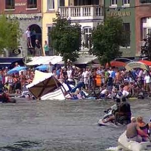 Regate de baignoires de Dinant en video