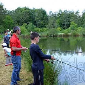 peche en famille sur etang-5148