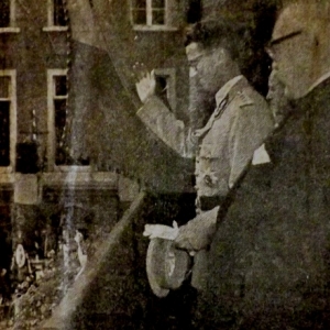 Le Roi au balcon de l'hotel de ville