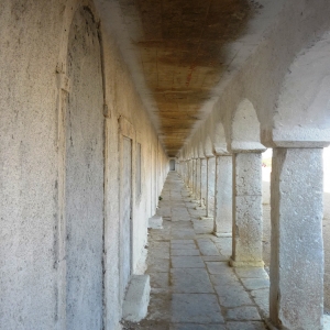 Les anciens dortoirs des pèlerins ( Photo F. DETRY )