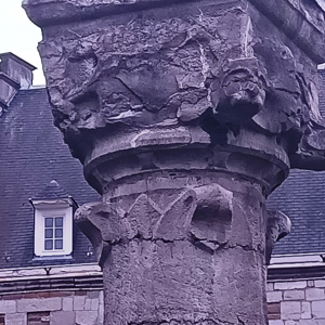 Abbaye fondée au 11° siècle  photo ( F.Detry )