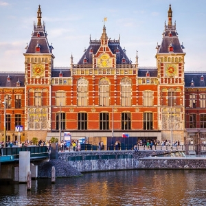 1) Amsterdam-Centraal (Pays-Bas) 1) Amsterdam-Centraal (Pays-Bas)