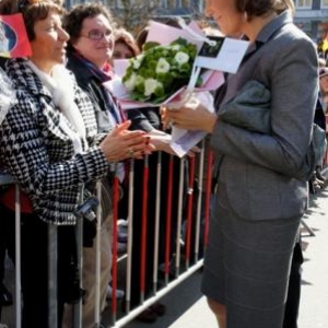 58. Bain de foule 58. Bain de foule